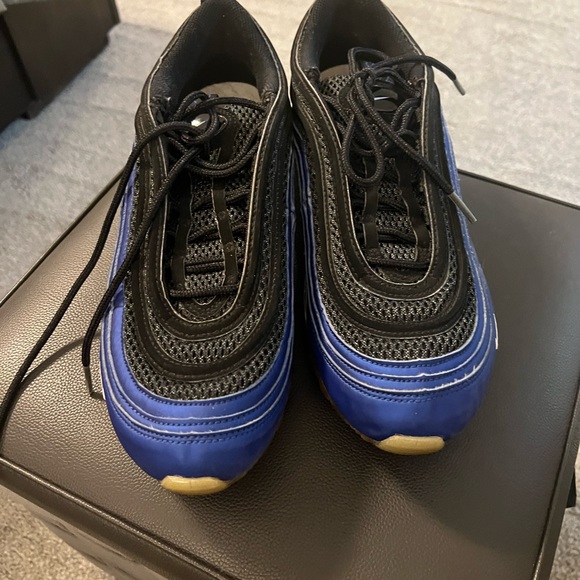 Men’s Nike Airmax - Picture 2 of 4